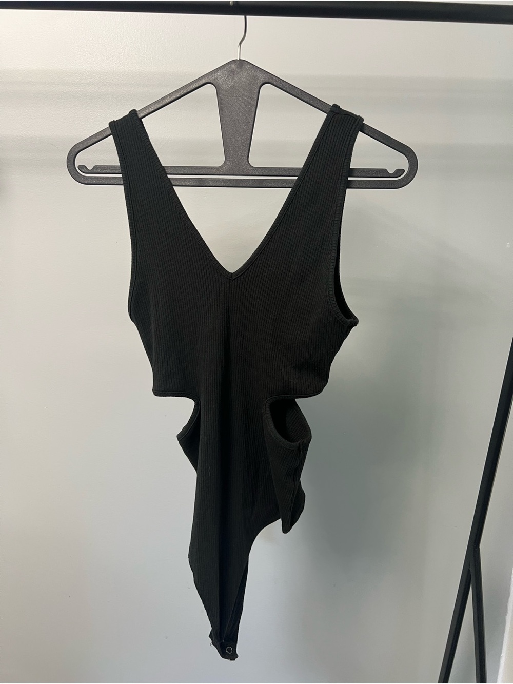 American Eagle Outfitters Black Ribbed Cutout V-Neck Bodysuit